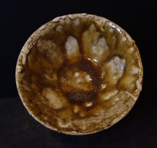 erstklassiger Raku Holzbrand-Chawan mit tollen Glasureffekten (285)