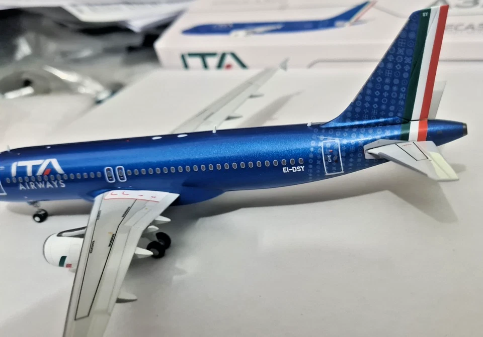 ITA Airways Airbus A320 CEO EI-DSY Felice Gimondi - Scala 1:200 Die Cast - JC200 - Immagine 4 di 4