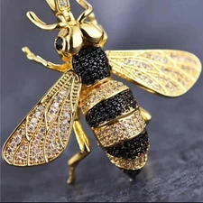 2Ct Round Lab Created Diamond Honey-Bee Pendant 14K Yellow Gold Plated Silver 18