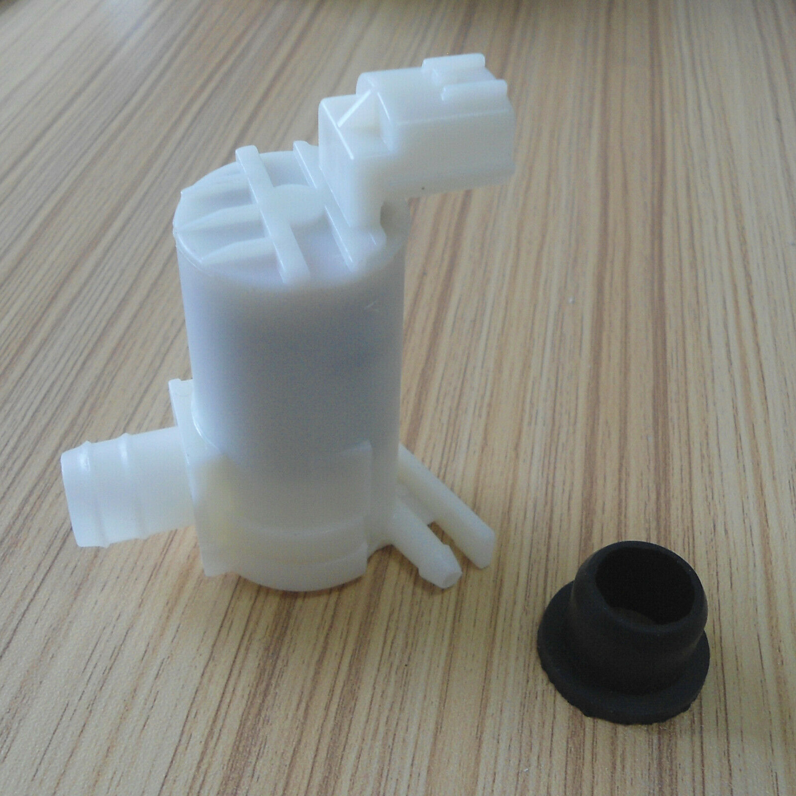 28920AR000 Windshield Washer Pump For Nissan GTR Versa Infiniti G35