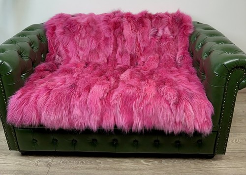 Luxury Fuchsia fox fur blanket throw. Real fur blanket - Picture 5 of 9