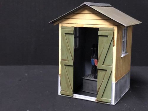 The Signal Mans Hut with levers and glazing Woody Bay - NG7 - 7mm Scale - Picture 10 of 12