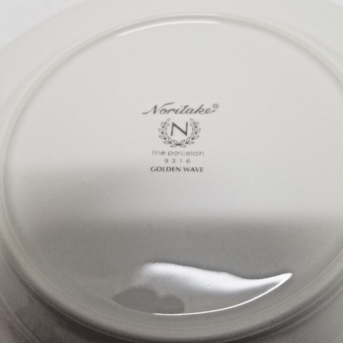 New 4 Pc. Noritake GOLDEN WAVE #9316 Holiday Appetizer Plate Set 6.75 in. - Picture 3 of 13