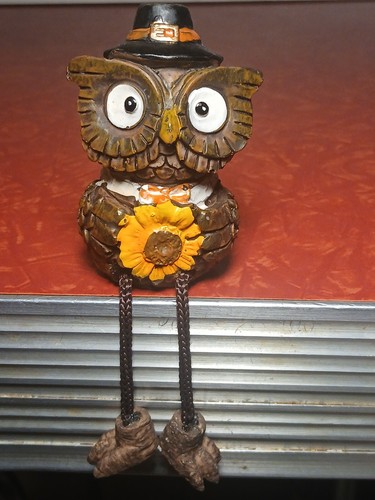 Shelf Sitter Owl Fall Thanksgiving Resin Figurine - Picture 12 of 12