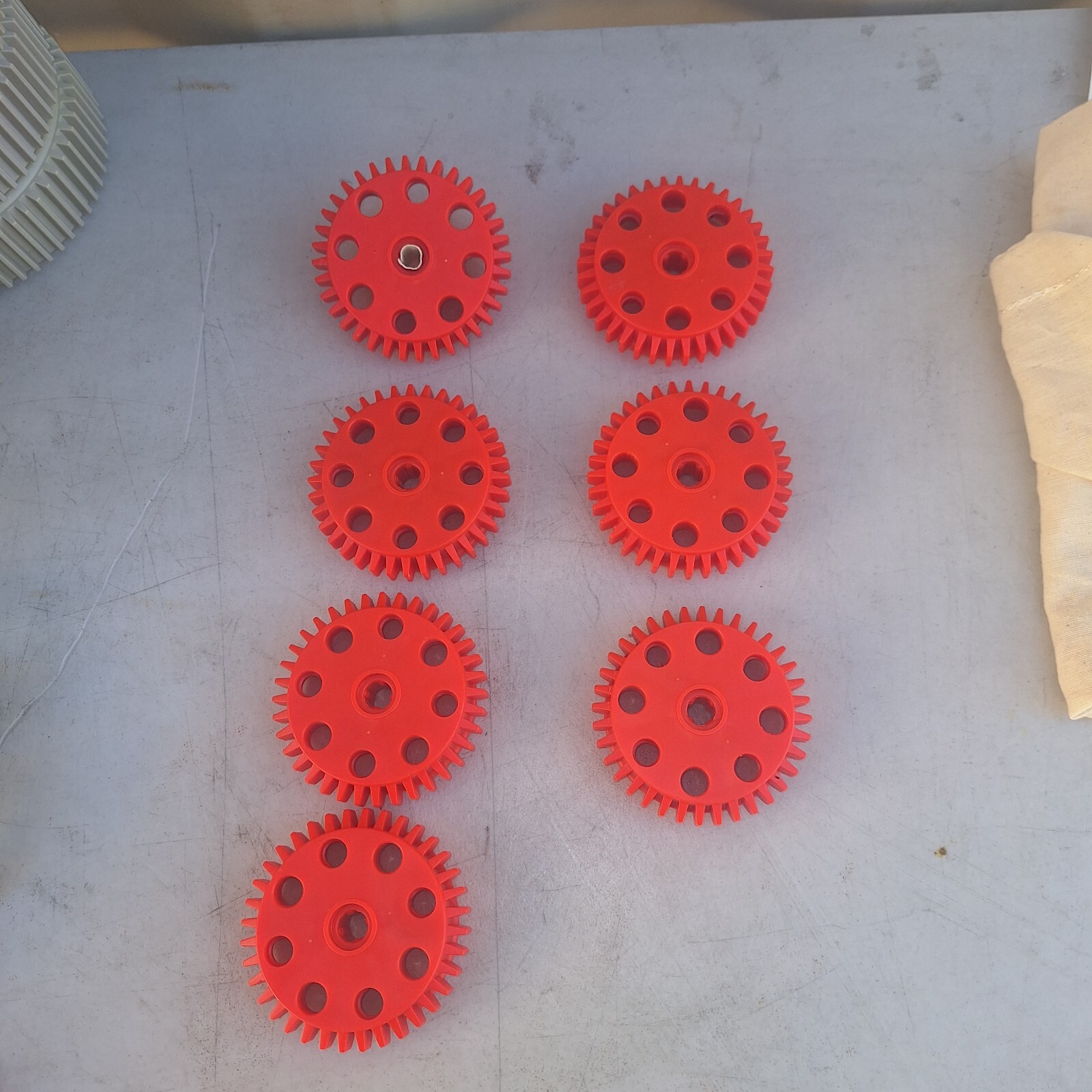 Vintage 1975 Gabriel Young Erector Set (33005)