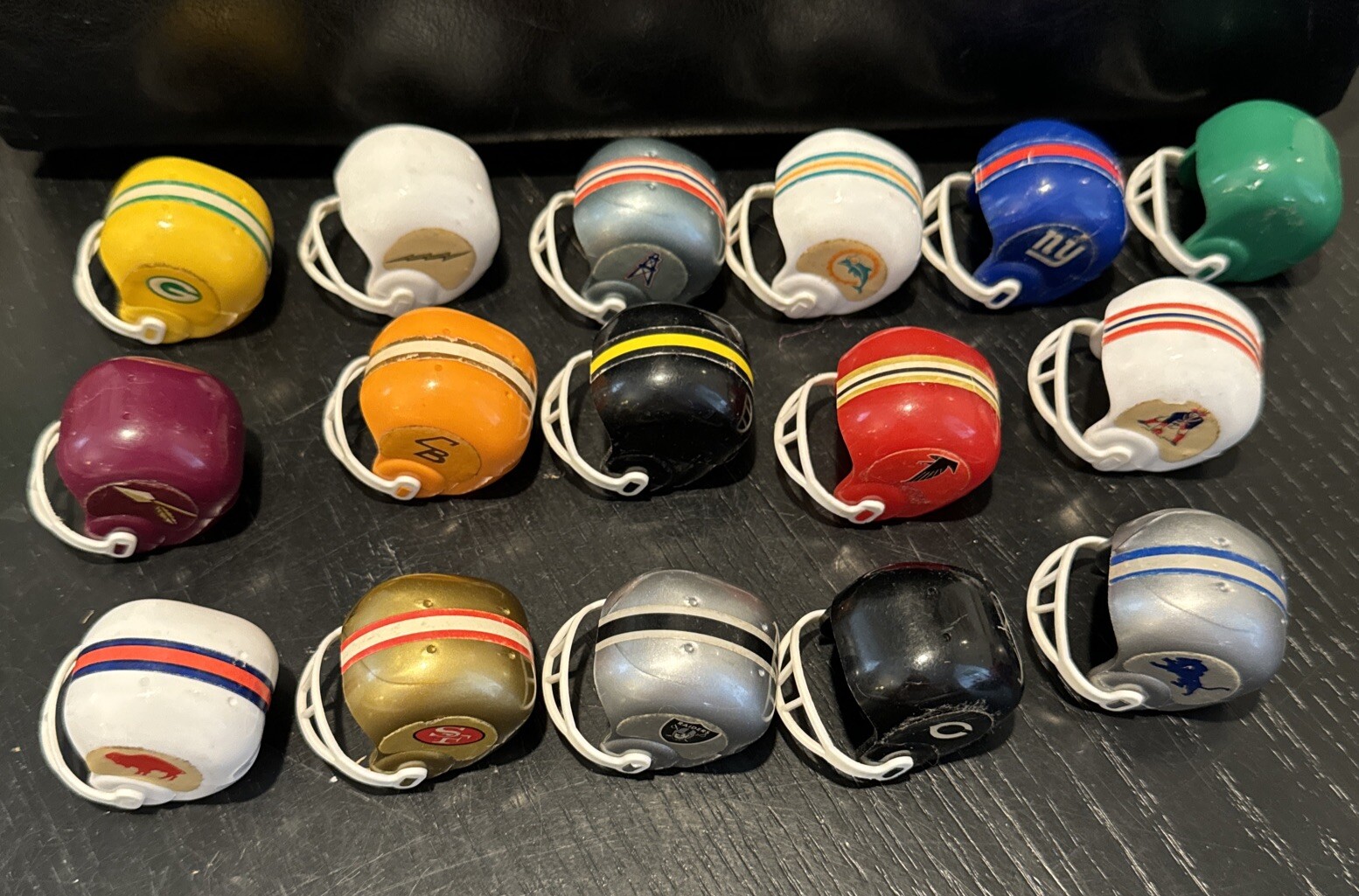 Vintage 16 Mini NFL Helmets Gumball Machine Prize 11/2” eBay