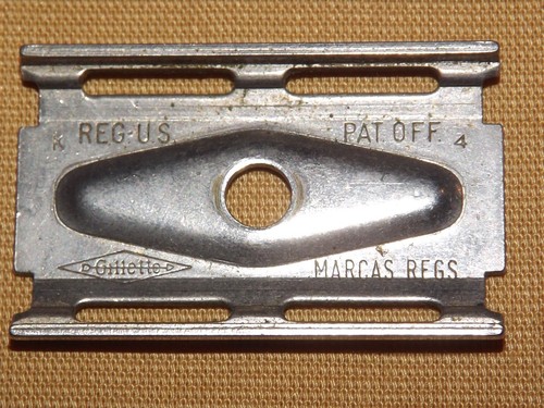 VINTAGE GILLETTE RAZOR IN AUSTRIA TRAVEL CASE - Picture 3 of 11
