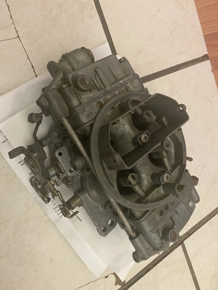 Carburador de doble bomba Holley 6210-8 SpreadBore 650cfm de colección Rat Rod reconstruido Foto 2 de 4