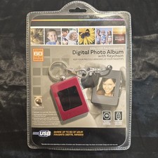 Innovage Digital Photo Keychain 8mb 60 color photos 1.4" LCD Color Screen PINK 