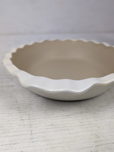 Pampered Chef Family Heritage Stoneware 9" Scalloped Deep Pie Dish #111033 - Picture 3 of 6