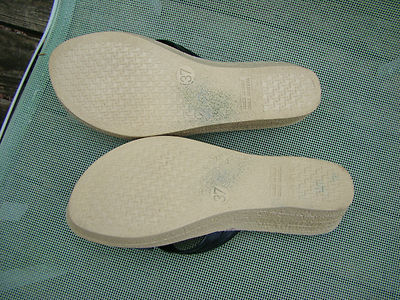 Sandales Compensées BLU STAR - Lanières Noires Et TAN - Taille 37/7 US - Occasion