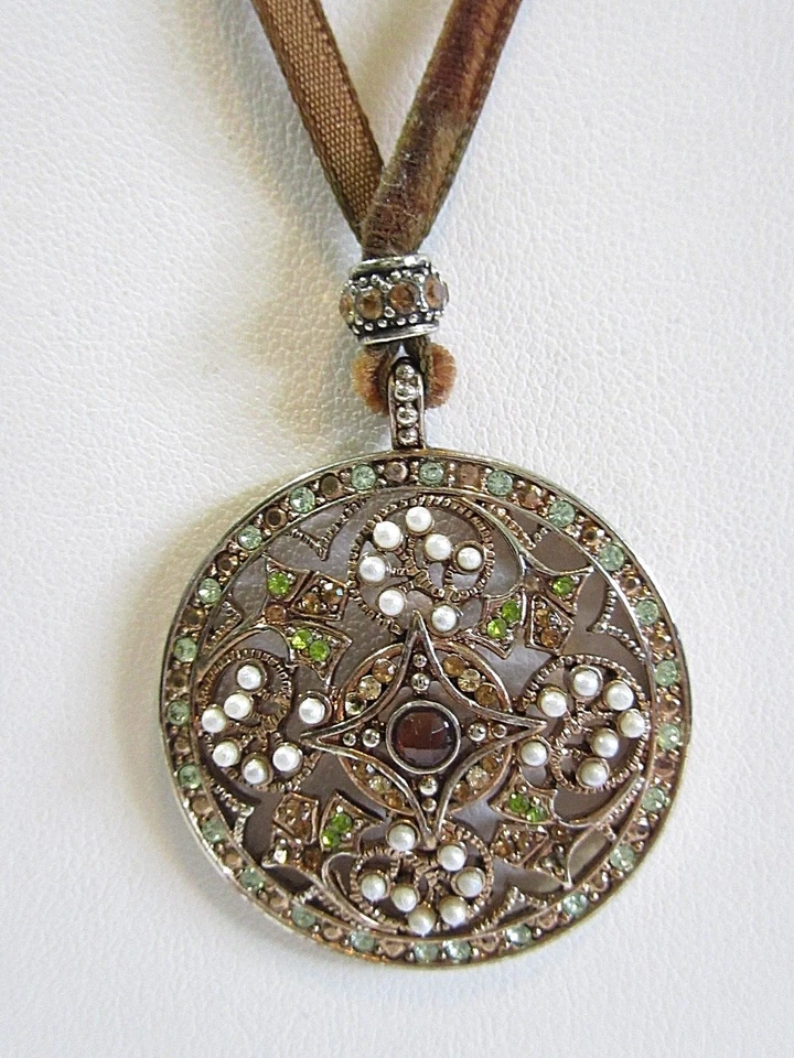 FANCY PENDANT BROWN VELVET CORD NECKLACE FAUX SEED PEARLS CRYSTALS YELLOW GREEN - Image 4 of 4