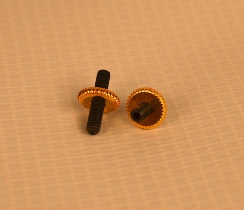 Mandolin Bridge Thumbwheels Loar Gibson Spec 5-40 threaded post Gold plated pair - Picture 1 of 7