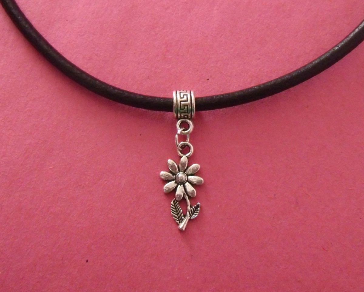 Collana Girocollo Donna Con Ciondolo Girasole - Corda In Pelle Nera E Argento Tibetano - Foto 2