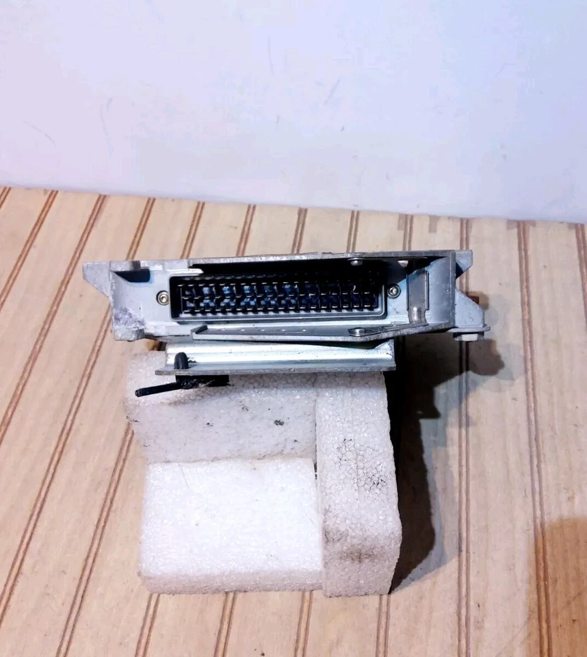 Jeep Cherokee 1992-1995 sistema de frenos antibloqueo (ABS) identificación de computadora 56026993 y más Foto 4 de 4