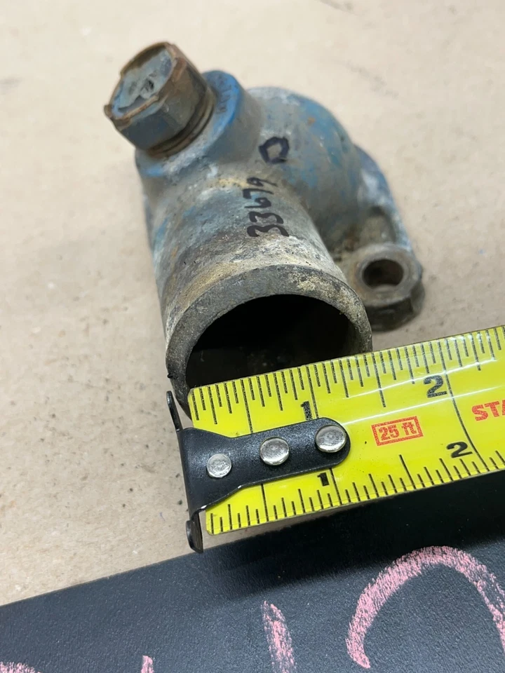 CARCASA TERMOSTATO SALIDA AGUA OEM CHEVROLET GM C10 K10 K5 CAMARO 336790 69 70 Foto 4 de 4