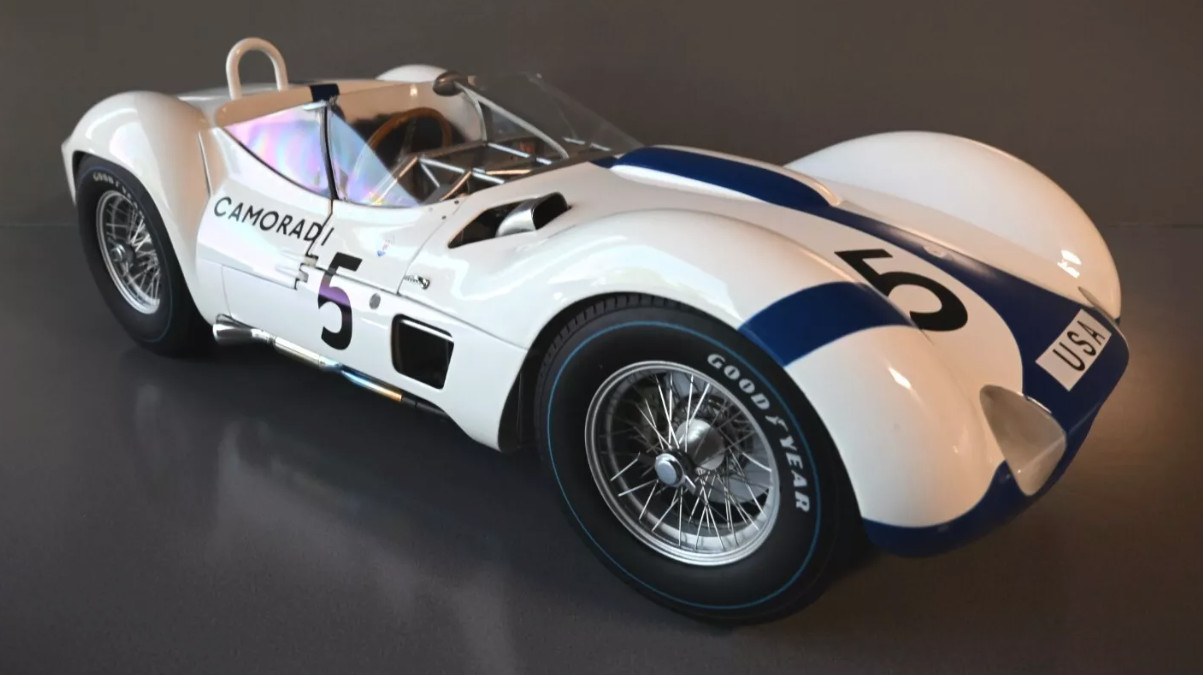 Maserati w/Engine & Wire Wheel Rims Custom Built1:12LARGE SCALE METAL BODY MODEL