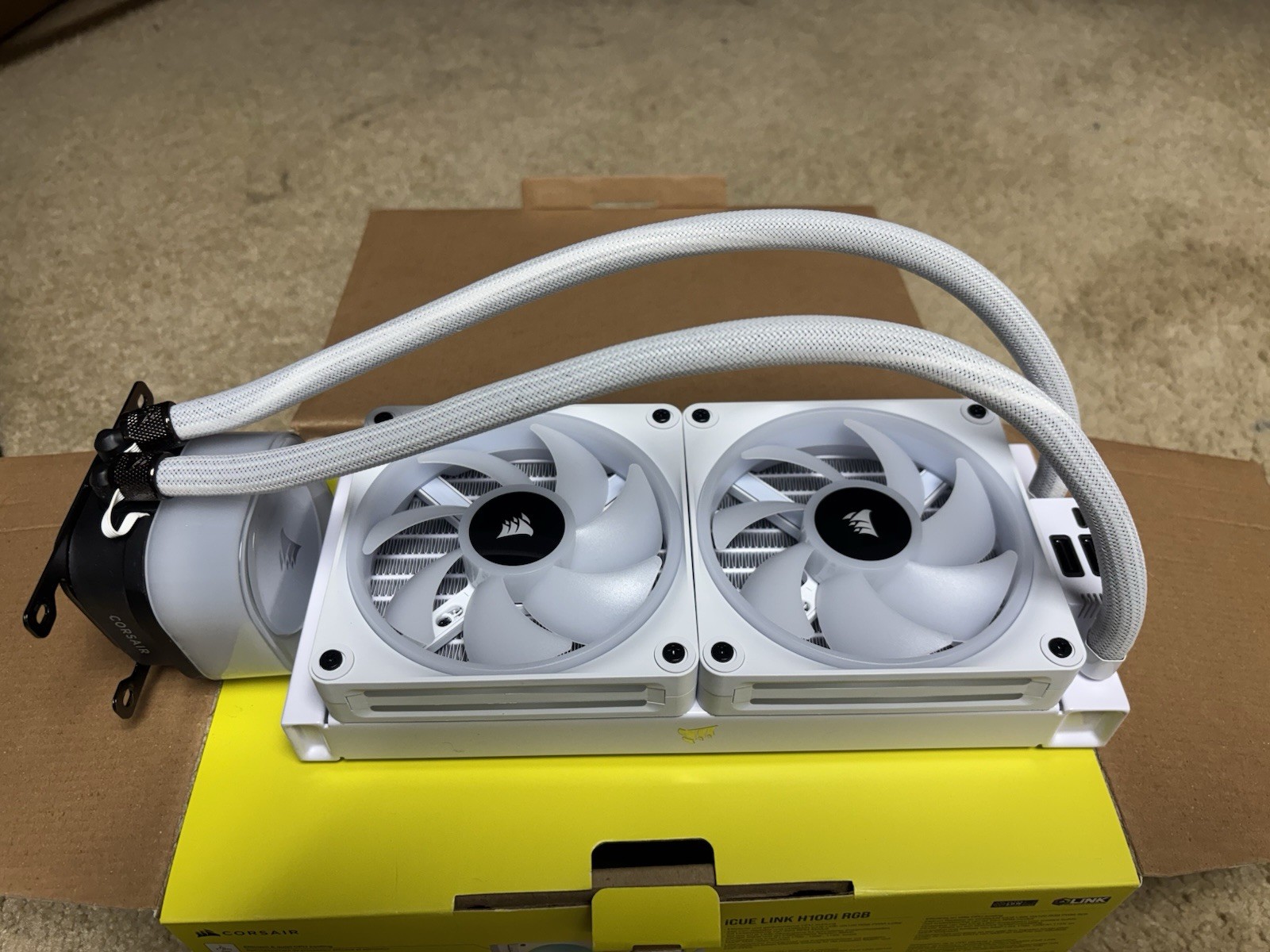 White Qx120 Rgb Fans