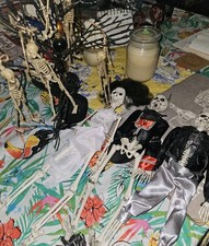 Halloween Lot Of 4 Incl Skeletons Bride,Groom  Best Man 16"  Skeleton Tree