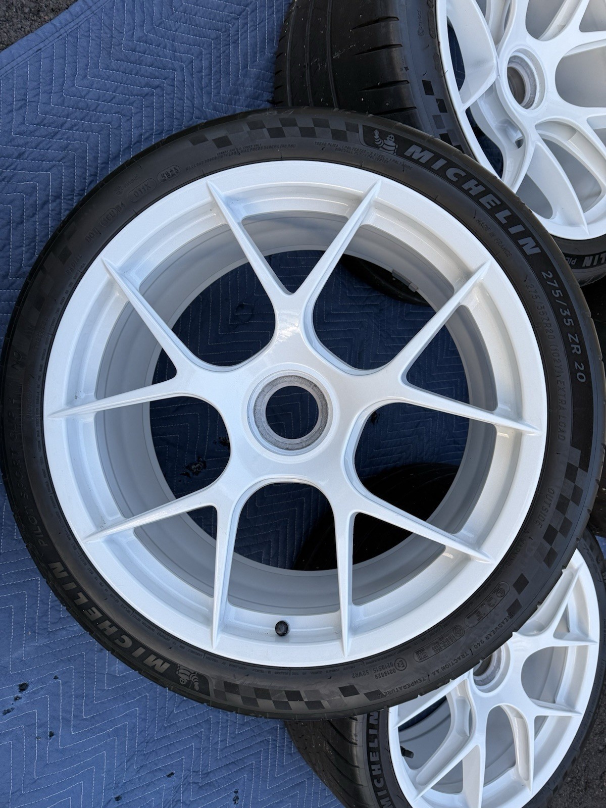 20/21 Factory Porsche 911 GT3RS 992 9GT601025AL 9GT601025AM Rims With TPMS Tires