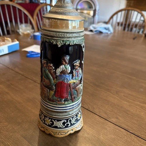 VTG German beer stein music box