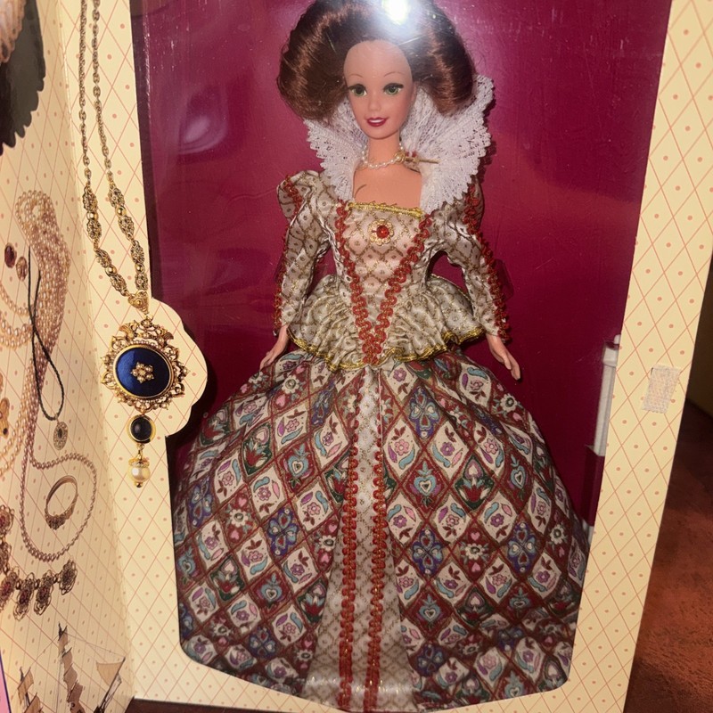 1994 Elizabethan Queen Barbie Doll NEW in Box Great  Collection 12792 Mattel ( Z