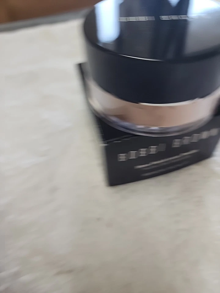BOBBI BROWN Sheer Finish Loose Powder *#8 SOFT HONEY* / 0.21 oz / New in box - Image 4 of 4