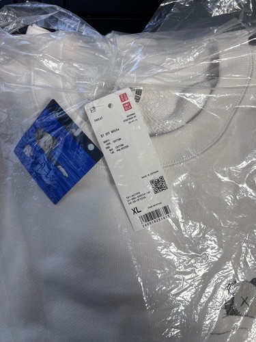 NEW Uniqlo X Kaws UT Long Sleeve Crewneck Sweatshirt White Men's Size XL - 第 2/3 張圖片
