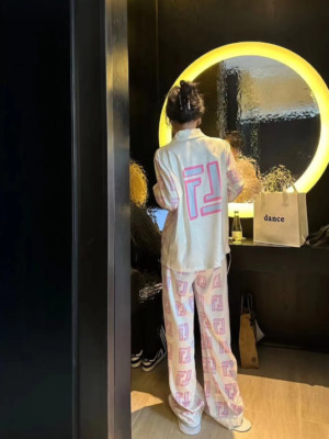 Internet celebrity pajamas women ice and snow silk high-grade letter printing