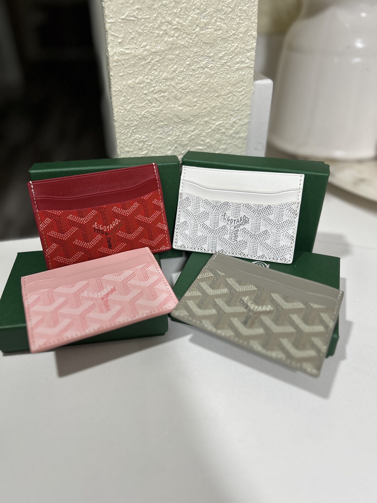 Slim RFID-Blocking Leather Wallet for Men and Women-image