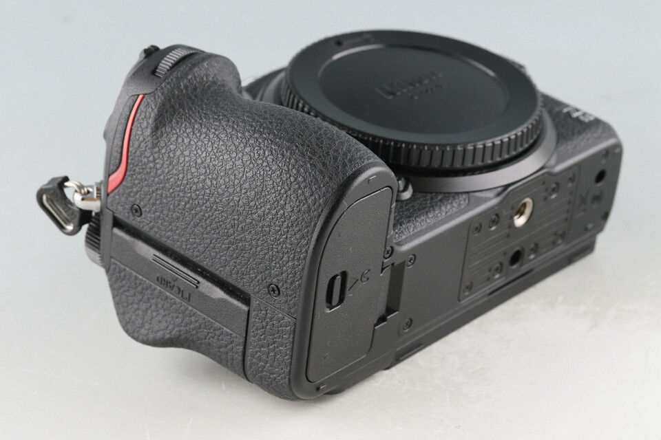 Nikon Z6 II Mirrorless Digital Camera *Shutter Count:57130 Nikon Z6 II Mirrorless Digital Camera *Shutter Count:57130