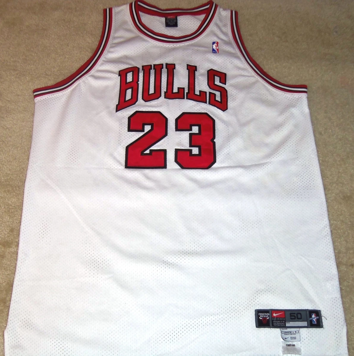 VTG AUTHENTIC MICHAEL JORDAN CHICAGO BULLS 1997-98 NIKE PRO-CUT