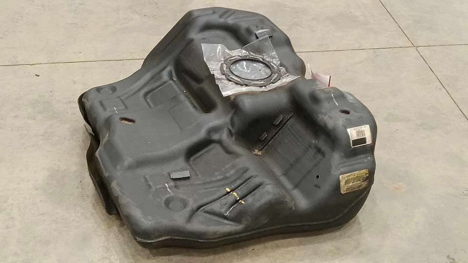 Conjunto de tanque de combustível GM compatível com Impala Allure Monte Carlo fabricante de equipamento original 25800687 - Imagem 3 de 4