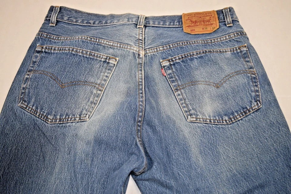Vintage Levi's 501 Button Fly Jeans 36 x 31 90s Blue Soft Fade Made USA - Image 4 of 4