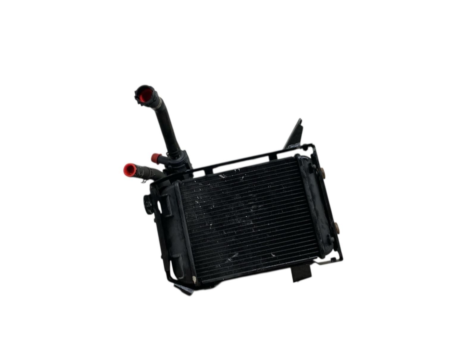 2015 BENTLEY CONTINENTAL 4.0L LEFT AUXILIARY RAD & FRONT DIFFERENTIAL OIL COOLER