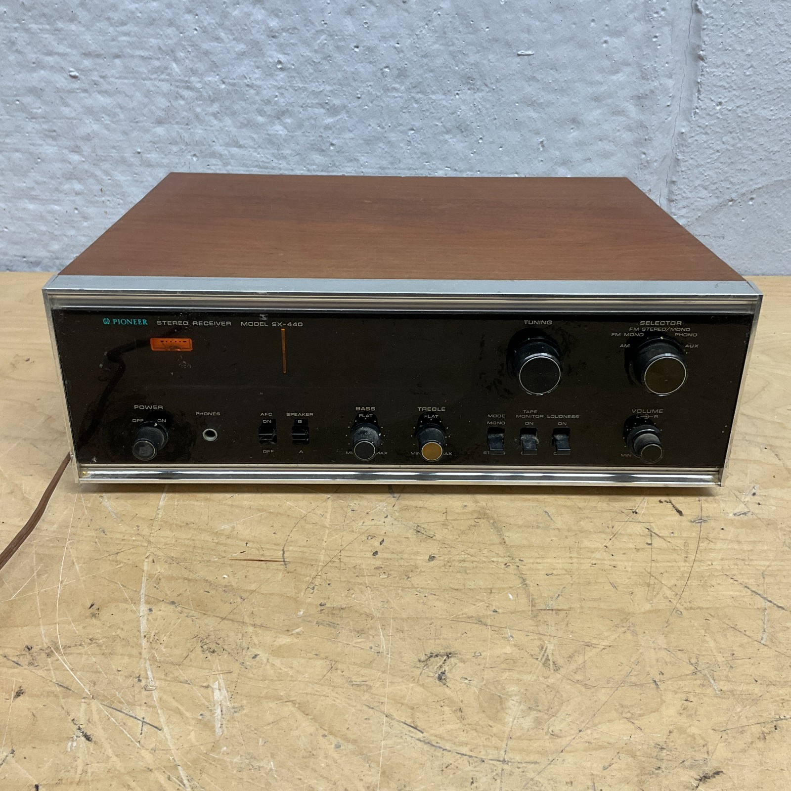 Vintage Pioneer Model SX-440 Wood Stereo AM/FM Receiver Test