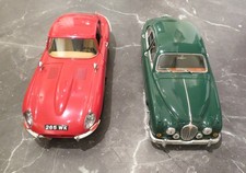 2 Modellautos Maßstab  1:18 Jaguar E Type und Mark II kostenlose Lieferung