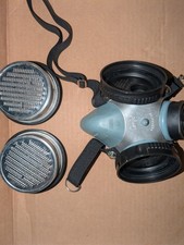 MSA Comfo 2 Respirator Gas Mask Size Medium 