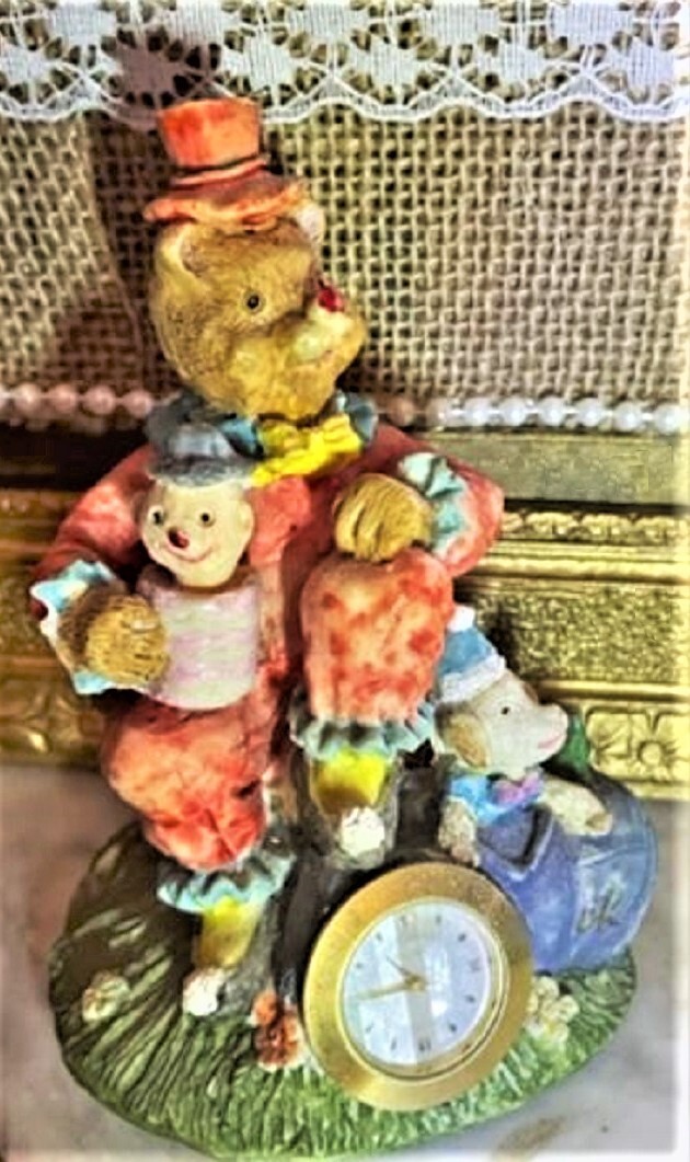 Pappa Teddy Bear Colorful Dresser Shelf Clock Nursery Childs
