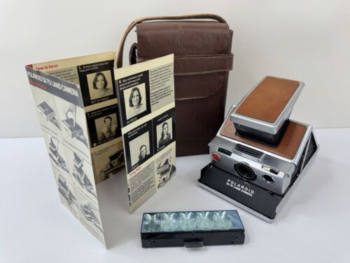 Vintage Polaroid SX-70 Land Camera with Case Flash Bar & Instruction Manual - Picture 2 of 21