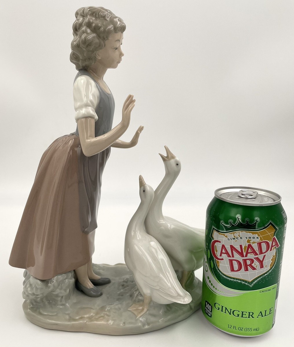 （1985年/極美品） LLADRO （NAO）HANDMADE 『靴履く少女』 NAO by Lladro Figurine Girl Tying Shoes #479 | eBay