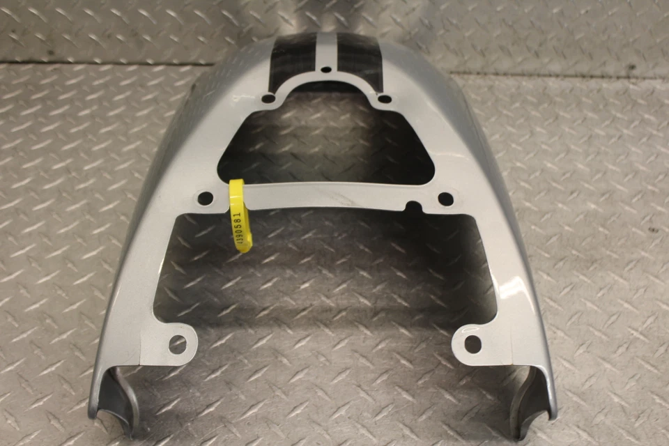 Harley-Davidson Night Rod Special 2011 VRSCDX guardabarros guardabarros de rueda trasera Foto 2 de 4