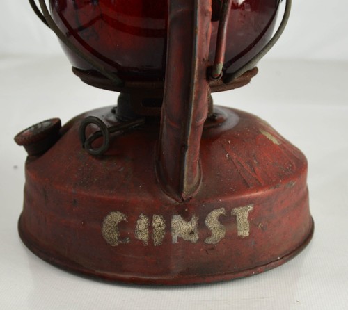DIETZ Monarch Lantern New York USA Painted Red With Red Globe - Picture 12 of 16