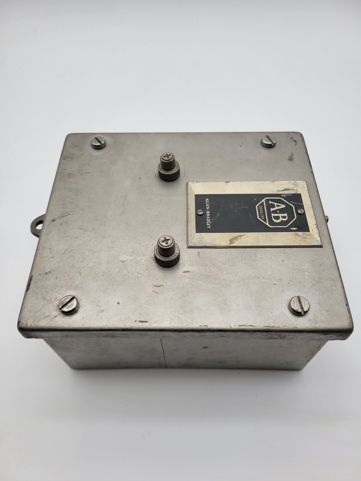 Allen Bradley 709-BCA Starter Enclosure Assembly 71A86 120/110V Coil N22 Heaters