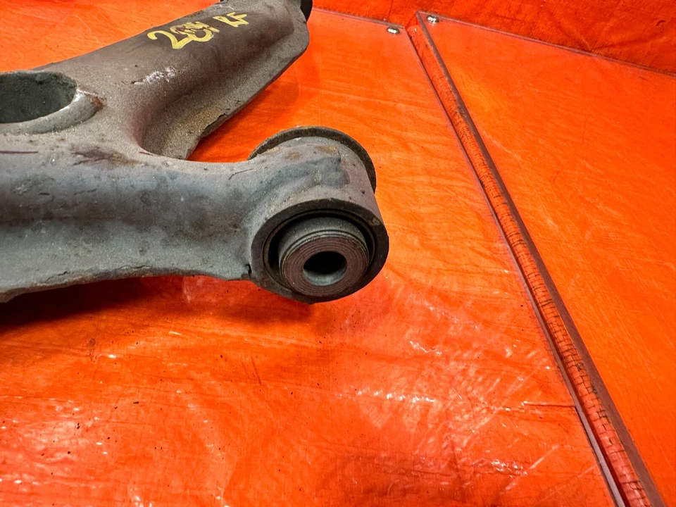 99-00 HONDA CIVIC SI EM1 CUBO DE JUNTA DE EIXO DIANTEIRO DIREITO COM BRAÇOS DE CONTROLE FABRICANTE DE EQUIPAMENTO ORIGINAL 284 - Imagem 4 de 4