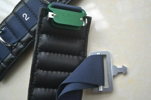 Original Chinese Fighter Pilot Rocket Ejection Life-Saving Tighten Leg Belt - Imagen 10 de 12