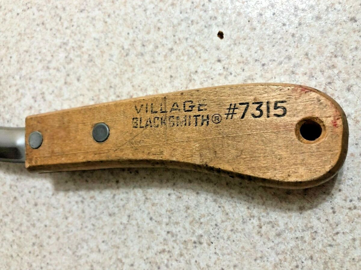 Vintage Village Blacksmith 7315 Wood Handle Curved Blade Vintage Village Blacksmith 7315 Wood Handle Curved Blade