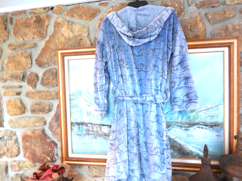 New Vera Bradley Polar Bear Fleece Blue Hooded Robe Sz 2X-3X Slippers Sz L 9-10 - Picture 8 of 8