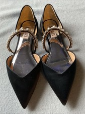 Badgley Mischka BLACK SATIN WITH PEARL STRAP AT VAMP FLATS US 6.5