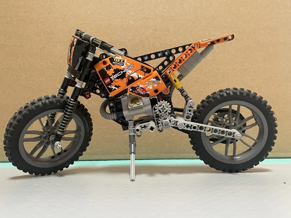 LEGO Technic 42007 Moto Cross Bike, foto 1 di 5